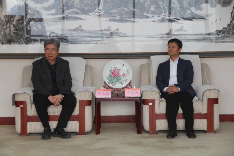 Shandong LANO bendradarbiauja su profesoriumi KWAK, Moon Kyu, Ph.D. ir atstovu Liang Tongho iš Dongguk universiteto, Pietų Korėjoje, kad vyktų mainus ir bendradarbiavimą triukšmo kontrolės srityje su Shandong Jianzhu universitetu